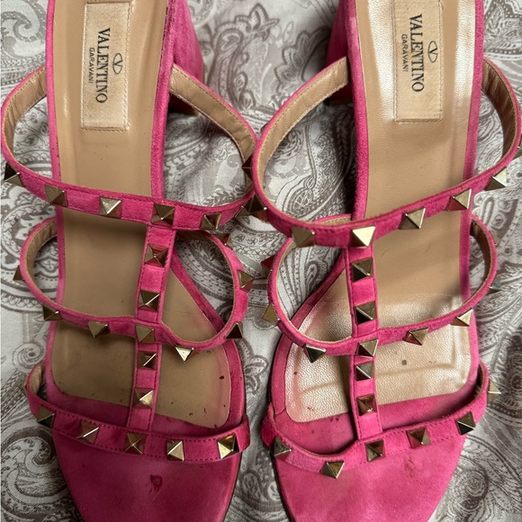 Valentino Garavani Fuchsia Studded Sandals - Picture 1 of 5
